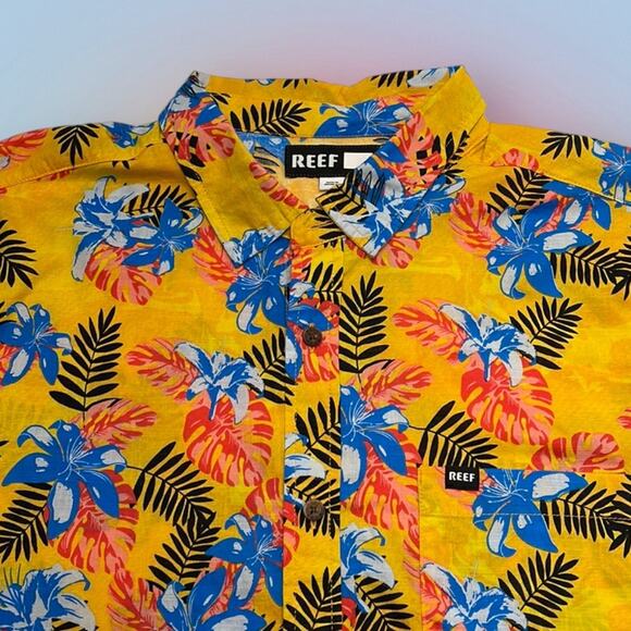 REEF Men’s Small Bright Yellow Hawaiian Shirt - Picture 1 of 2